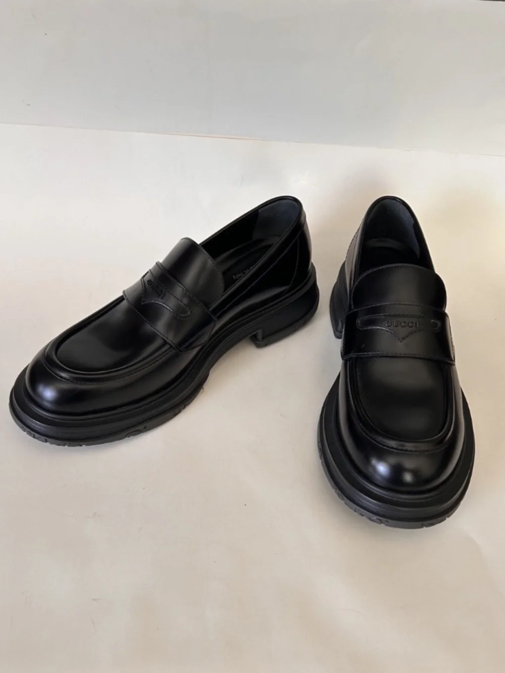 GUCCI Men's Black Leather Loafer W/ Tonal Logo Size 10 (US) NEW 851396 AADEO
